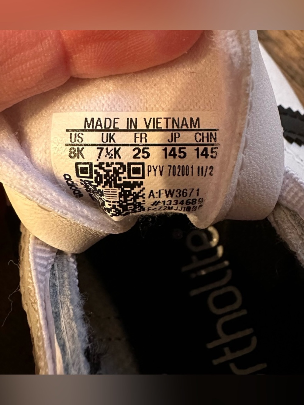 EUC Adidas Toddler Shoes Black and White Size 8K. - Picture 8 of 9
